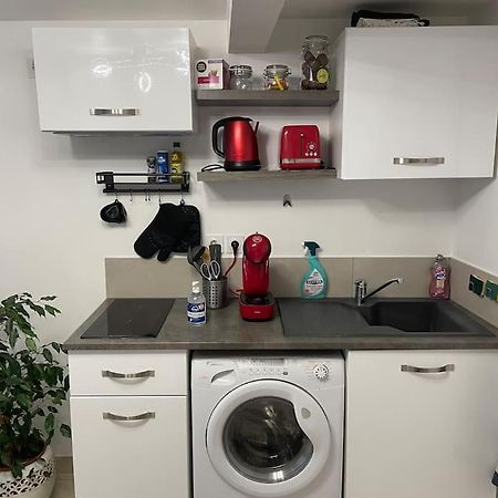 Le Cocon Balneo Apartment Sens Bagian luar foto