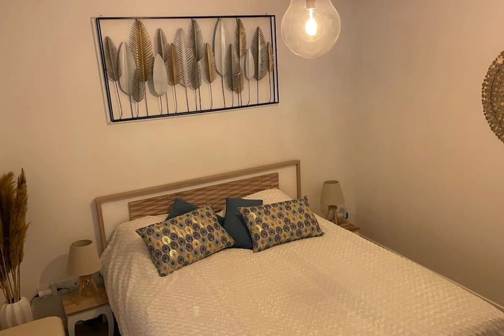 Le Cocon Balneo Apartment Sens Bagian luar foto