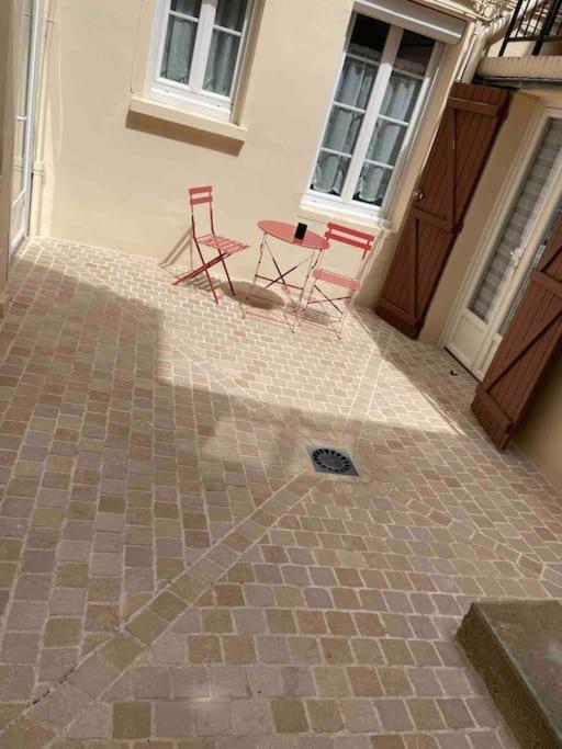 Le Cocon Balneo Apartment Sens Bagian luar foto